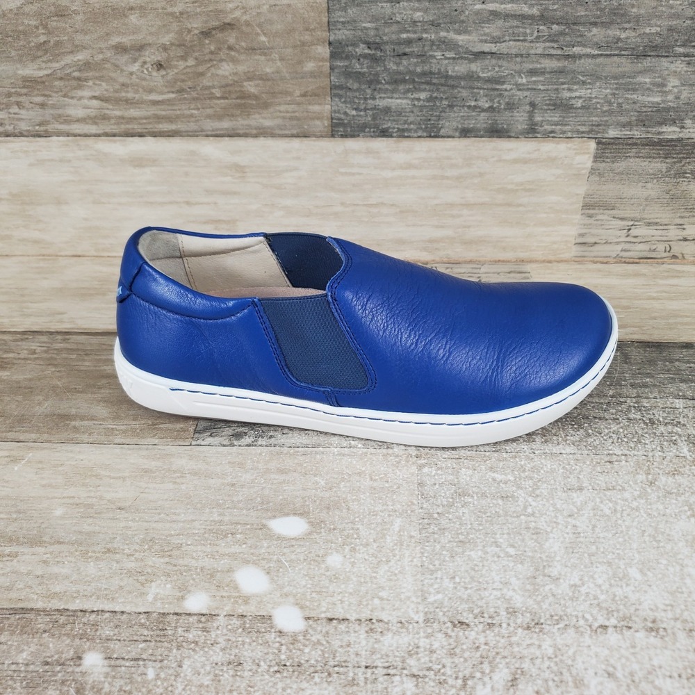 Birkenstock Barrie Womens Shoes Sz 5.5 Blue Leather Slip On Round Toe Sneakers